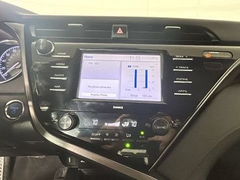 Used 2020 Toyota Camry LE FWD image 23