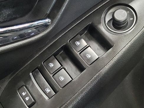 Used 2019 Chevrolet Trax LT w/ LT Convenience Package image 27