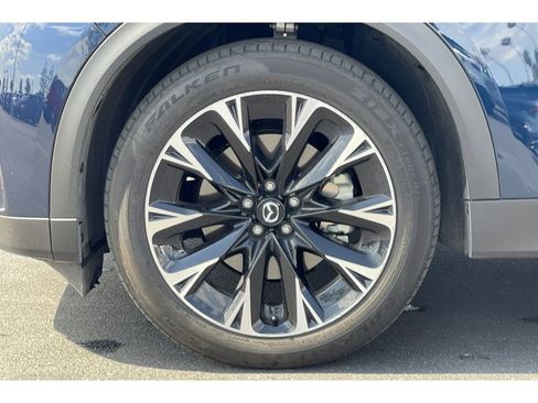 Used 2024 MAZDA CX-90 Plug-In Hybrid w/ Premium Plus AWD/4WD image 11