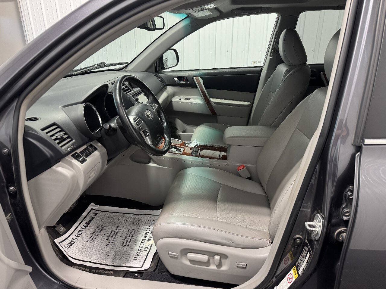 Used 2013 Toyota Highlander Limited AWD/4WD image 8