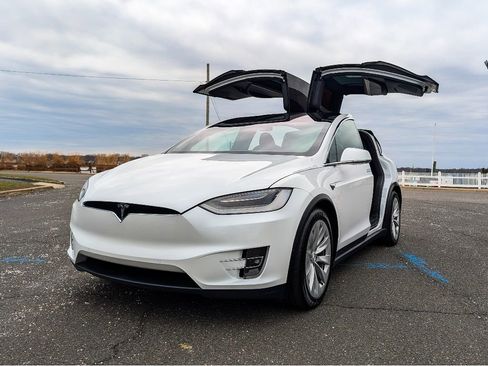 Used 2021 Tesla Model X Long Range image 2