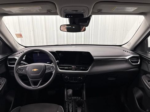 Used 2025 Chevrolet TrailBlazer LT FWD image 14