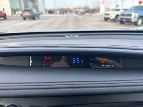 Used 2017 Toyota Highlander XLE image 32