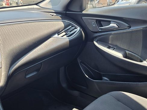 Used 2018 Chevrolet Malibu Hybrid FWD image 31