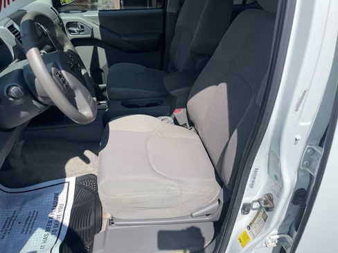 Used 2013 Nissan Frontier SV AWD/4WD image 25