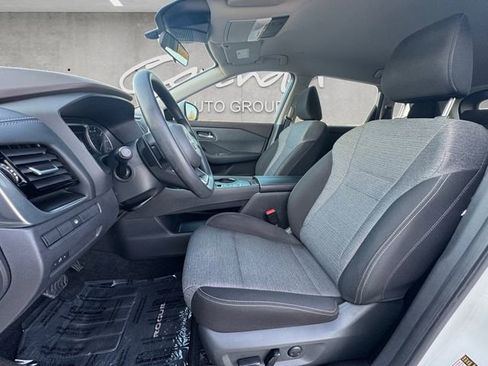 Used 2023 Nissan Rogue SV image 19