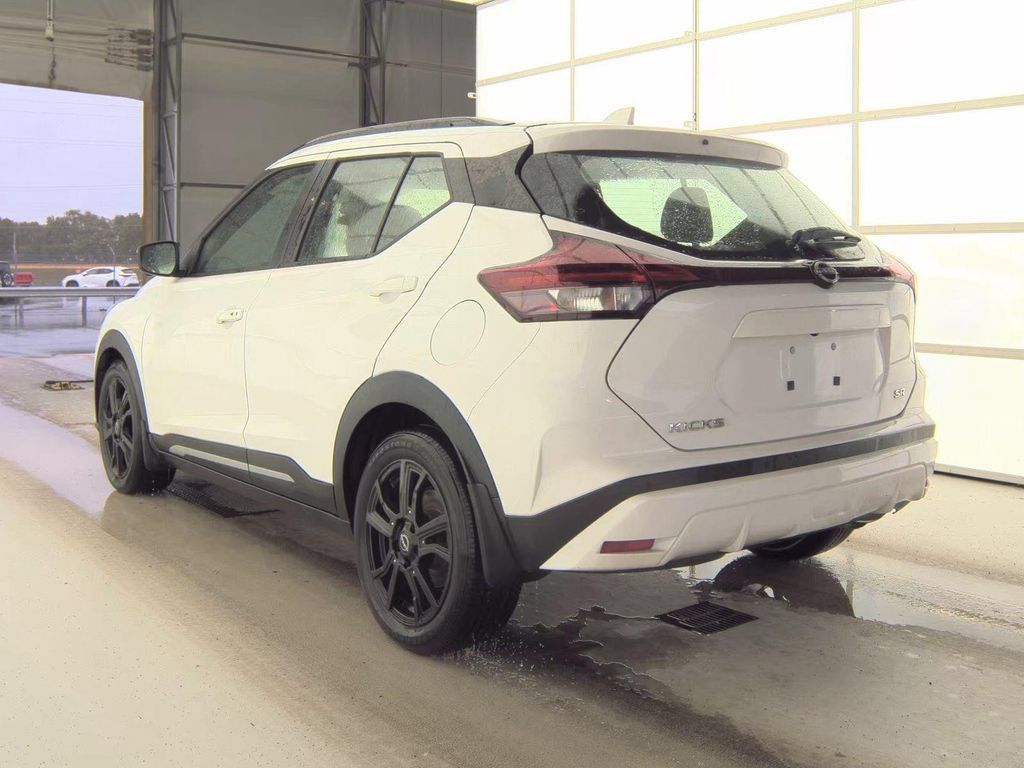Certified 2023 Nissan Kicks SR w/ SR Premium Package FWD image 3