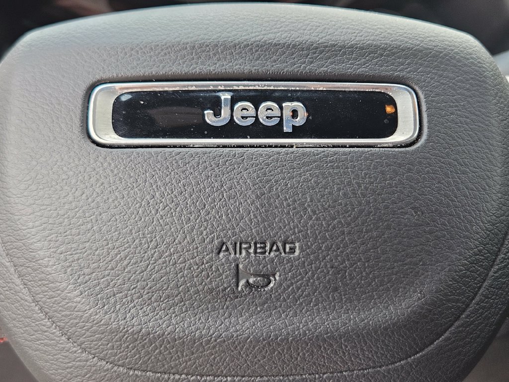 Used 2025 Jeep Compass Trailhawk AWD/4WD image 31