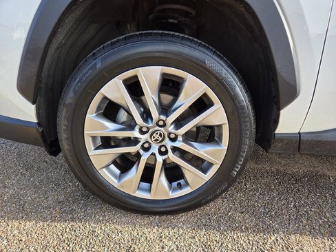 Used 2022 Toyota RAV4 XLE Premium FWD image 26