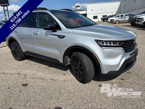 Used 2022 Kia Sorento S w/ Panoramic Sunroof Package AWD/4WD image 8