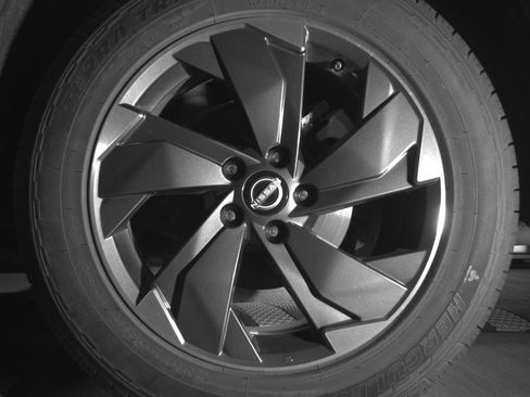 Used 2025 Nissan Rogue SV image 14