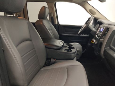Used 2018 RAM 1500 Express RWD image 21