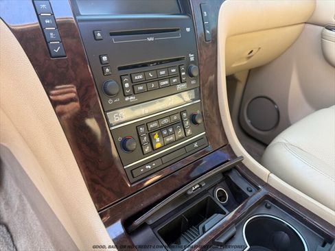 Used 2010 Cadillac Escalade Premium AWD/4WD image 28