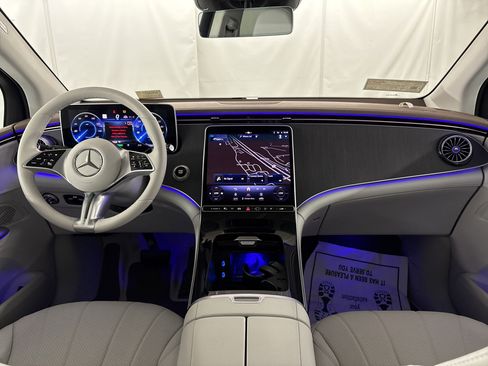 New 2026 Mercedes-Benz EQE 320 4MATIC SUV image 15