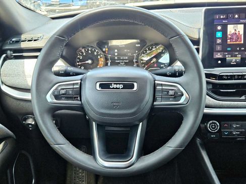 Used 2024 Jeep Compass Latitude AWD/4WD image 22