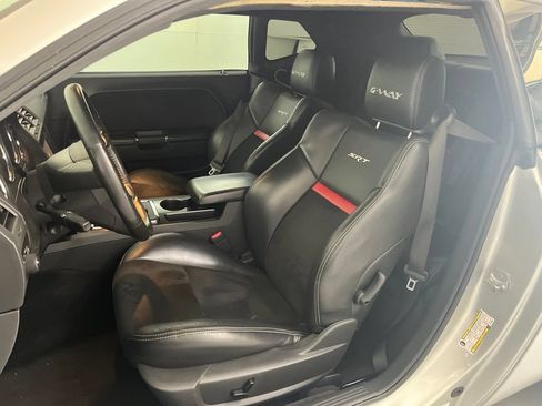 Used 2009 Dodge Challenger SRT8 w/ SRT Option Group II RWD image 18