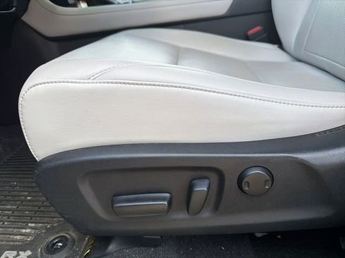 Used 2020 Lexus RX 350L Premium w/ Premium Package AWD/4WD image 9