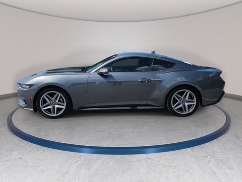 Used 2024 Ford Mustang Coupe RWD image 8