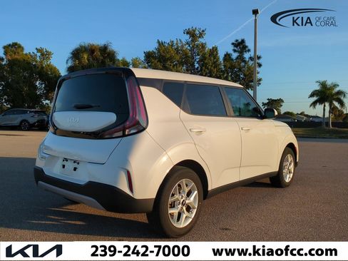 Certified 2023 Kia Soul LX w/ Option Group 015 image 5
