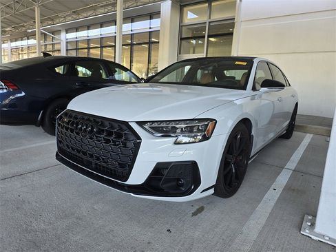 Used 2024 Audi S8 4.0T image 1