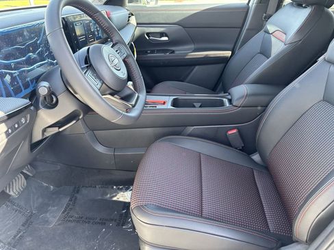 New 2026 Nissan Kicks SR w/ SR Premium Package FWD image 14