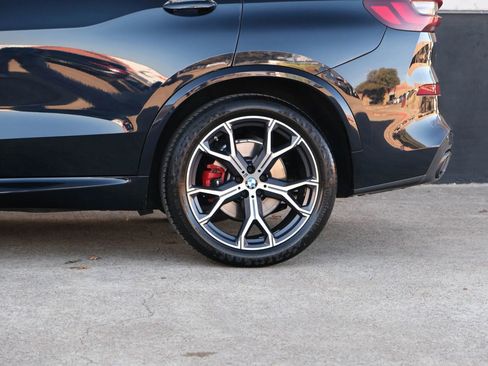 Used 2022 BMW X5 sDrive40i w/ M Sport Package image 9