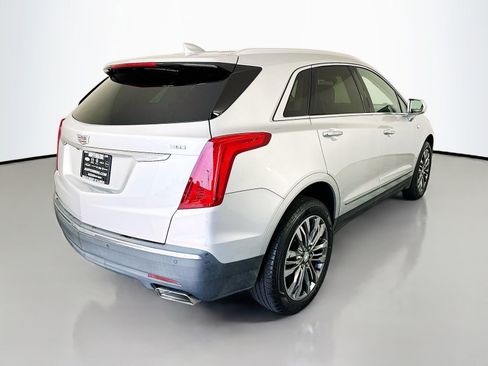 Used 2018 Cadillac XT5 Premium Luxury FWD image 7