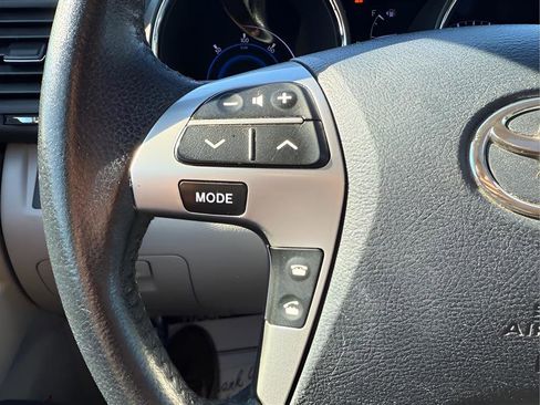 Used 2013 Toyota Highlander Limited image 18