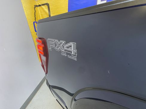 Used 2025 Ford F150 Lariat w/ Equipment Group 501A Mid image 17