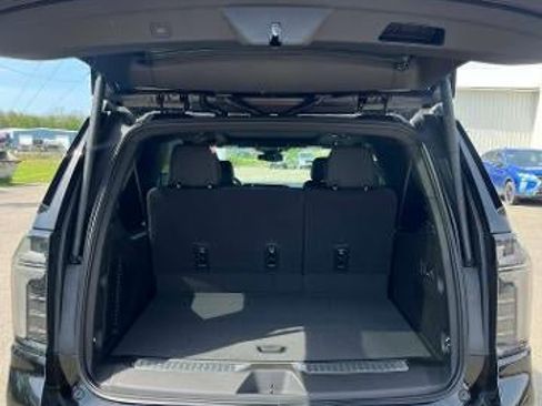New 2026 Chevrolet Suburban Premier w/ Sun And Tow Package AWD/4WD image 4