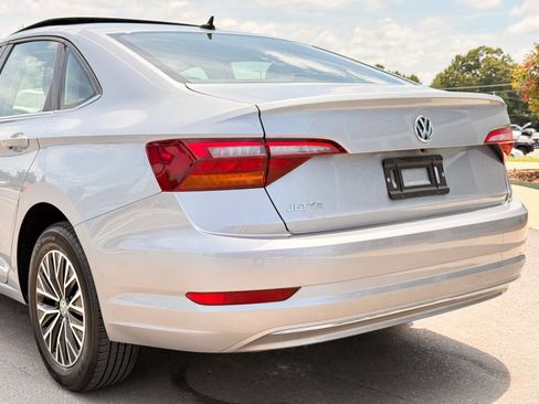 Used 2019 Volkswagen Jetta SE FWD image 4