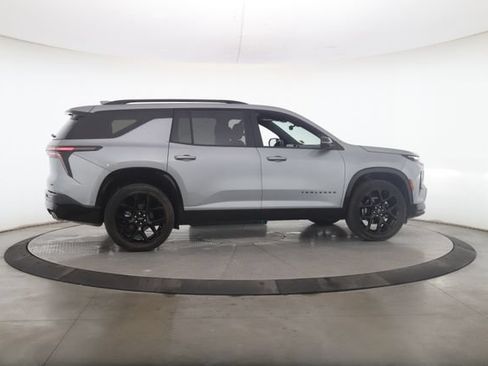 Used 2025 Chevrolet Traverse RS AWD/4WD image 6