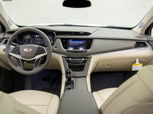 New 2025 Cadillac XT5 Premium Luxury AWD/4WD image 13