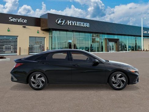 New 2026 Hyundai Elantra SEL Sport Premium FWD image 7