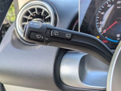 Certified 2022 Mercedes-Benz GLB 250 4MATIC image 10
