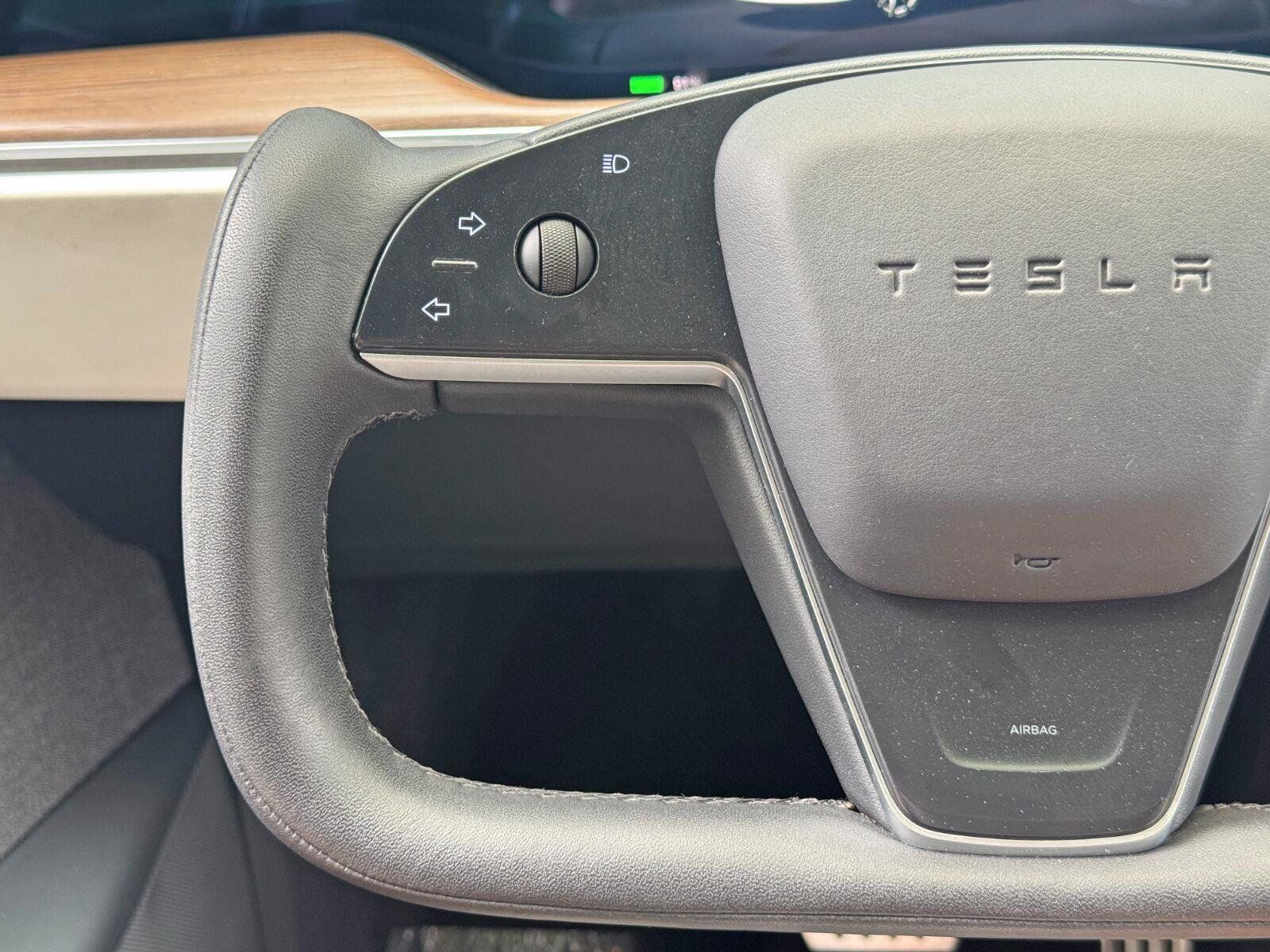 Used 2022 Tesla Model X AWD/4WD image 18