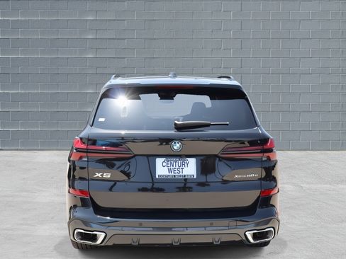 Used 2026 BMW X5 xDrive50e w/ M Sport Package image 4