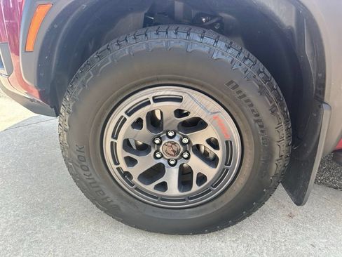 Used 2025 Nissan Frontier PRO-4X AWD/4WD image 35