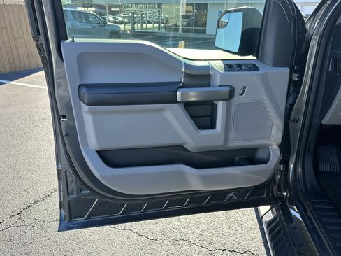 Used 2017 Ford F150 XLT w/ Equipment Group 302A Luxury image 10