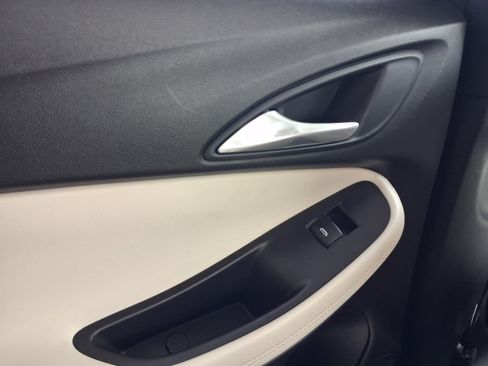 Used 2021 Buick Encore GX Preferred w/ Cold Weather Comfort Package FWD image 19