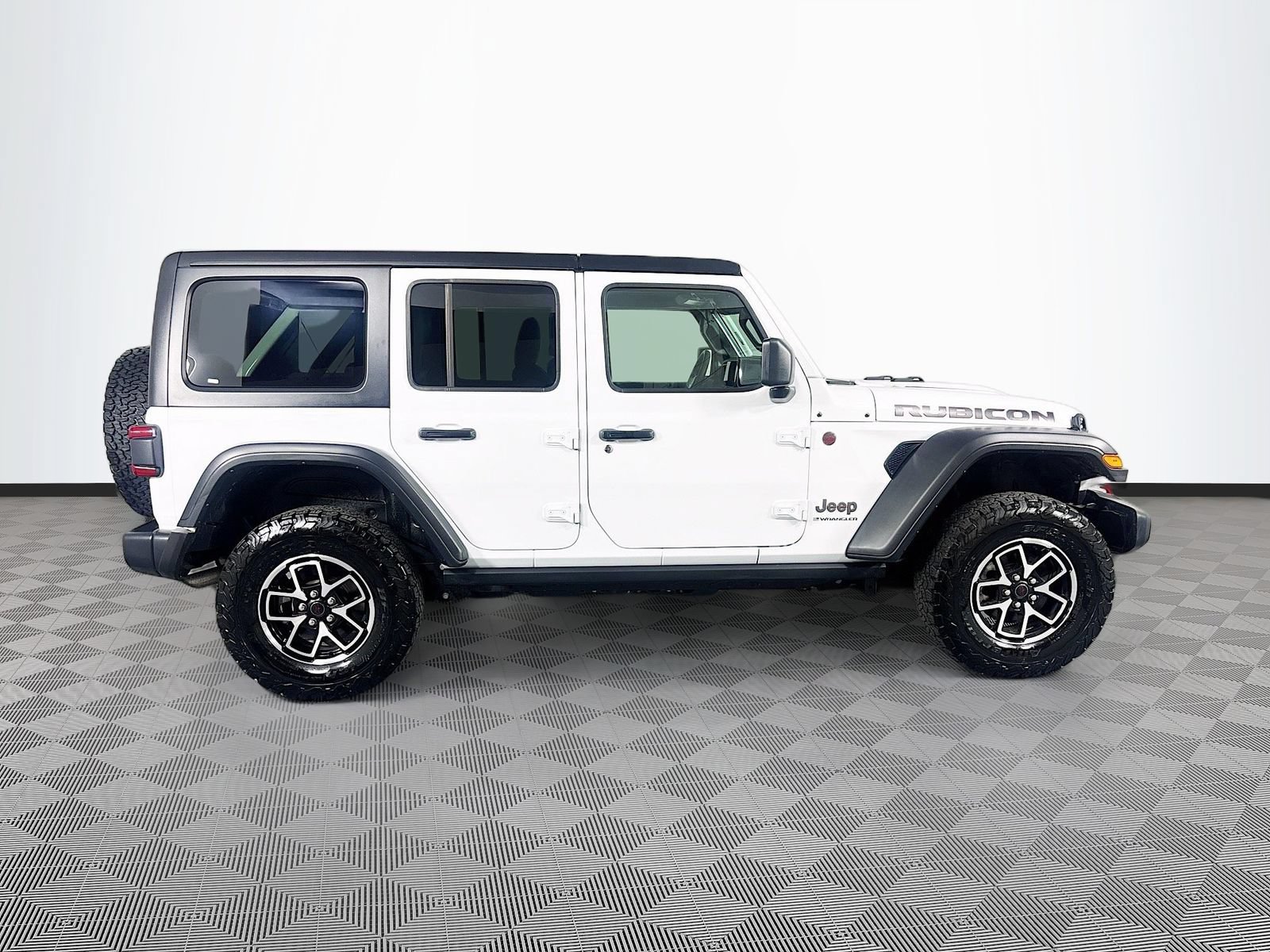 Used 2025 Jeep Wrangler Unlimited Rubicon AWD/4WD image 8