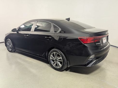 Used 2023 Kia Forte LXS w/ LXS Technology Package FWD image 5