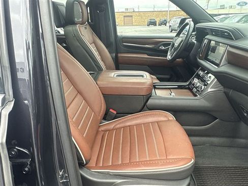 Used 2023 GMC Yukon Denali Ultimate AWD/4WD image 28