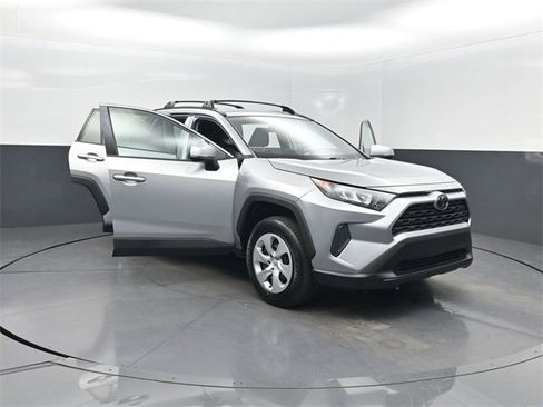 Used 2019 Toyota RAV4 LE image 38