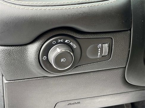 Used 2021 Dodge Durango GT image 33