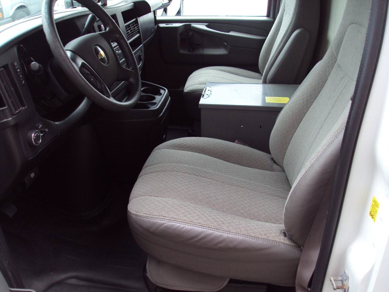 Used 2011 Chevrolet Express 1500 AWD image 17