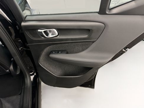Used 2025 Volvo XC40 B5 Plus AWD/4WD image 32