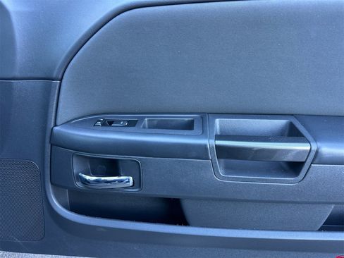 Used 2013 Dodge Challenger SXT image 18