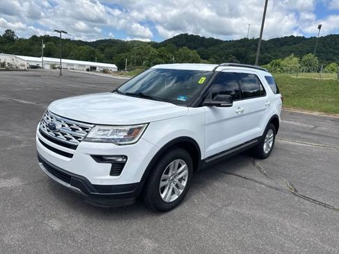 Used 2018 Ford Explorer XLT w/ Equipment Group 201A AWD/4WD image 4