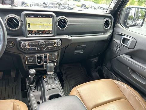 Used 2022 Jeep Wrangler Unlimited Sahara w/ Cold Weather Group AWD/4WD image 17